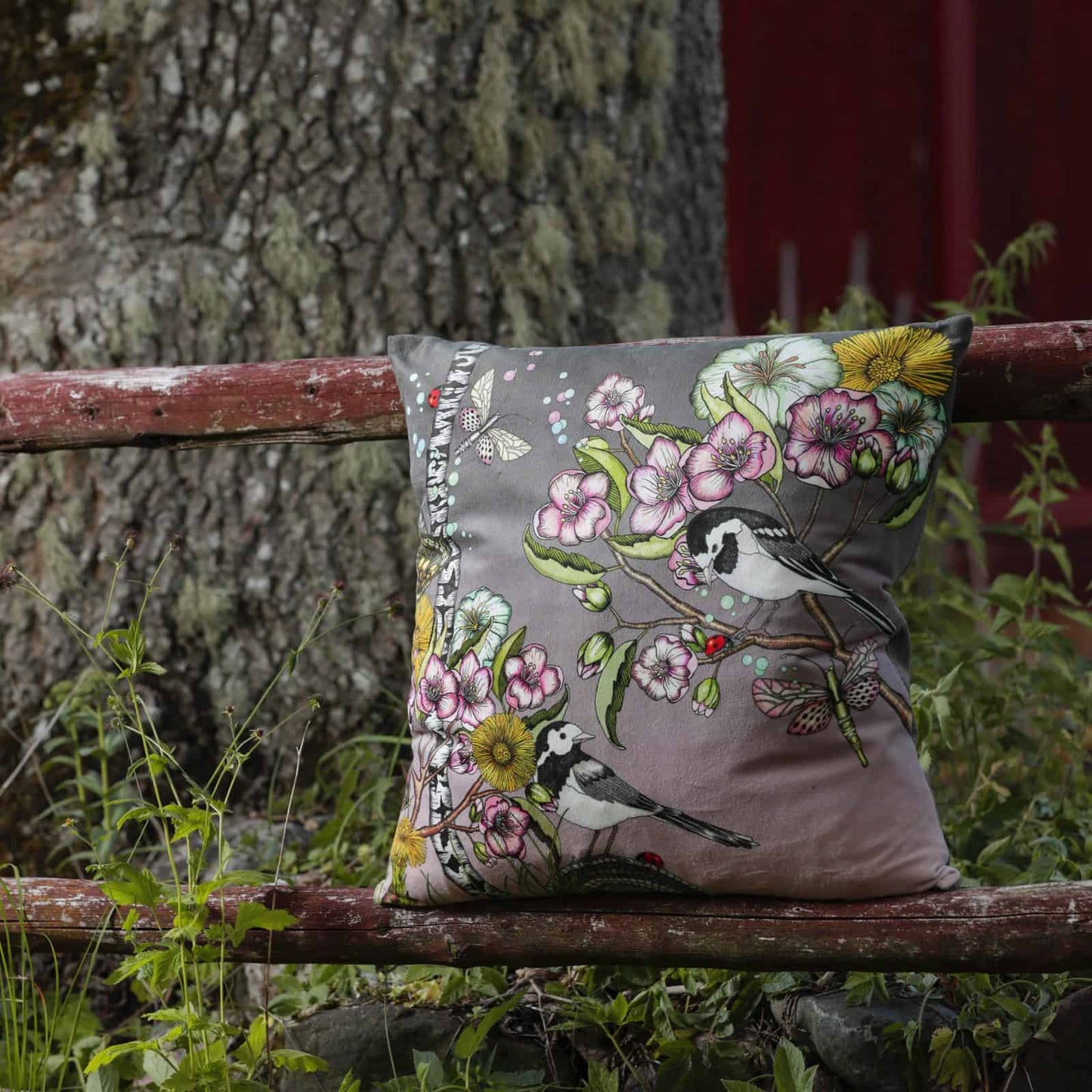 Cushion cover Wagtails Spring